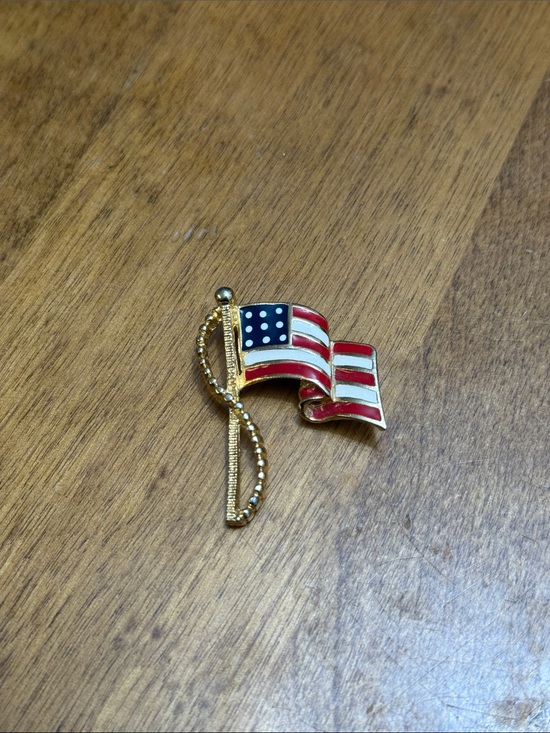 Jewelry - Gold Tone Waving USA Flag Enamel Pin